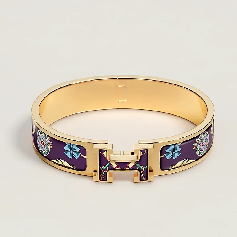 Redefine Glamour with Stunning Fake Hermès Jewelry